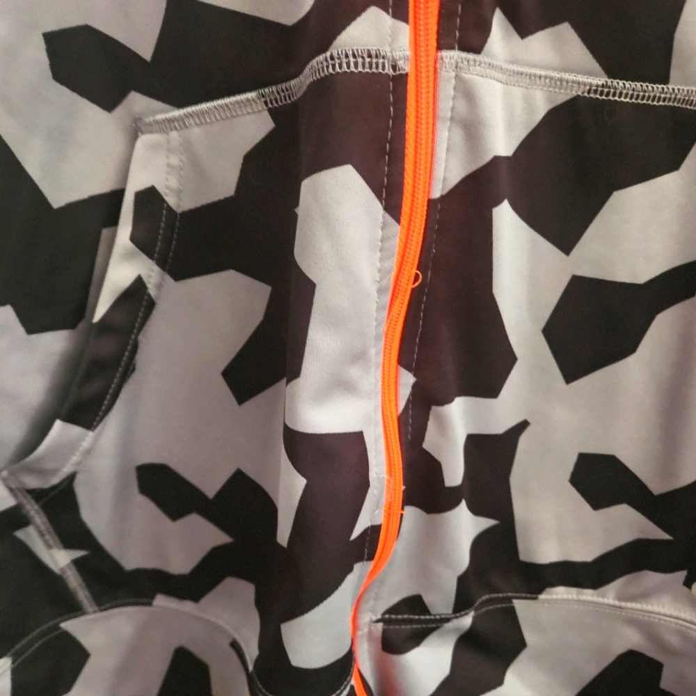 XERSION GRAY BLACK AND ORANGE CAMO FULL ZIP HOODIE-SIZE XL- UNISEX - Picture 4 of 7
